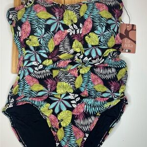 La LiVita Leakproof Swimwear One Piece Sz M. New w Tags Black/ Floral